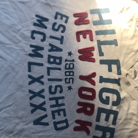 Tommy Hilfiger v neck - Picture 2 of 4